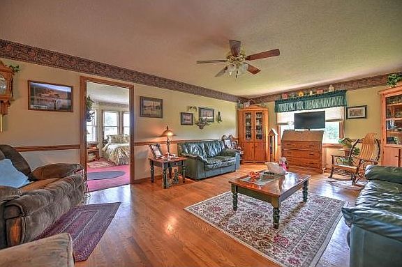 5th image of 206 Judys Ln