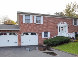 105 Country Club Rd, Carlisle, PA 17015