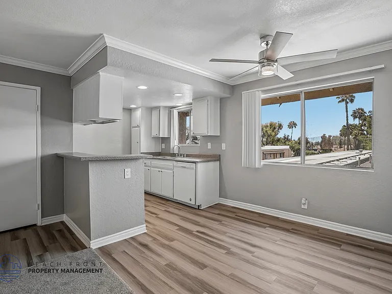 Rollingwood Apartments — Photo 42