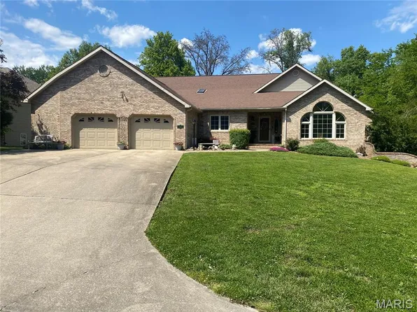 1015 E Oak St, Greenville, IL 62246