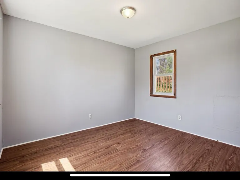 705 W 17th St — Photo 14