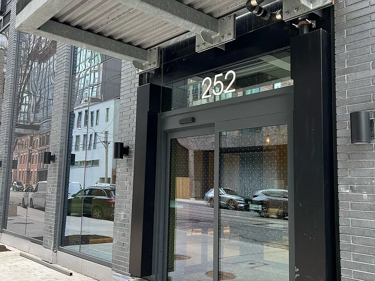 252 Church St #807 — Photo 4