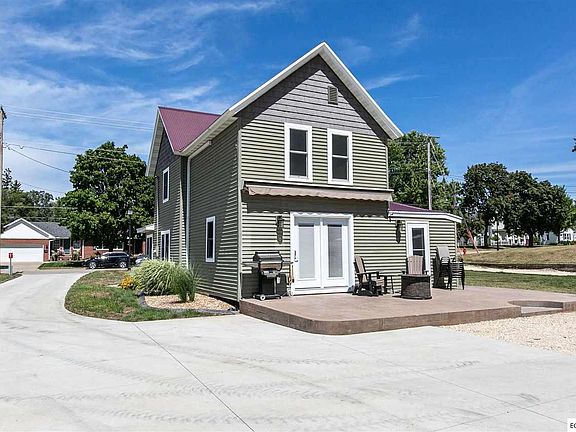 4th image of 803 1st Ave W