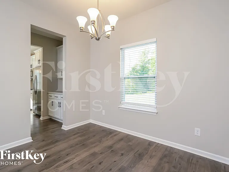 2377 Dukes Hollow Ct — Photo 5