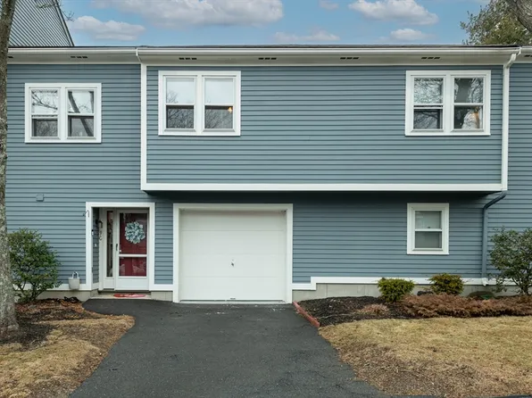 9 Russell Dr #2C, Salem, MA 01970