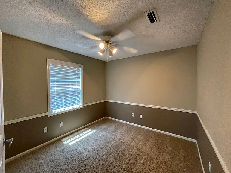 260 Windsor Garden Dr — Photo 13