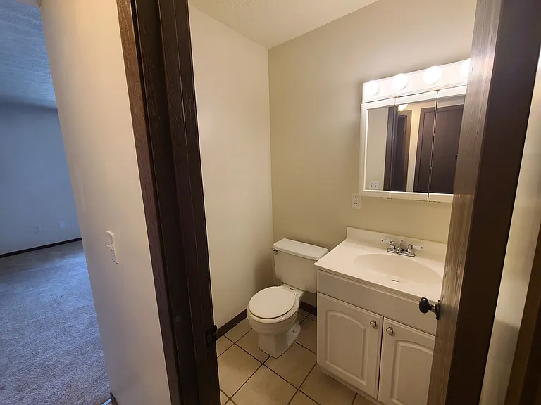 139 E Pike St — Photo 10