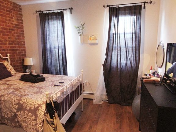 2nd image of 405 Suydam St #3LIO