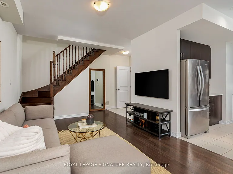 105 Kayla Cres E #18 — Photo 5