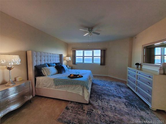 5th image of 2650 Lake Shore Dr Unit 606