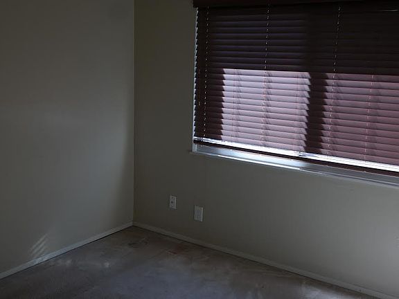 5th image of 609 Paloma Ave