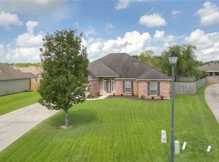 445 Gainesway Dr, Madisonville, LA 70447