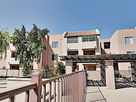 2nd image of 540 N May St APT 1125