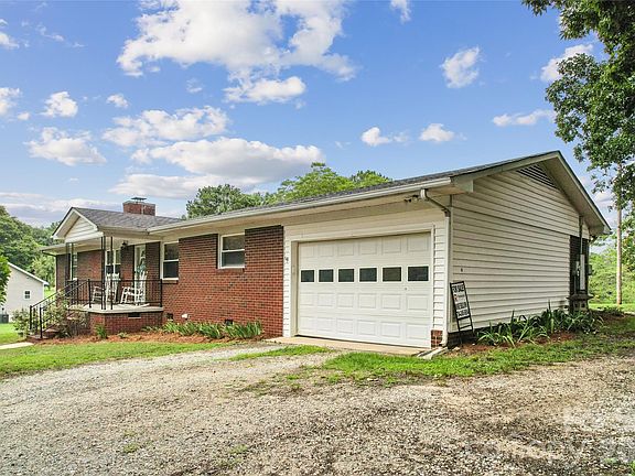 2nd image of 604 Archibald Rd