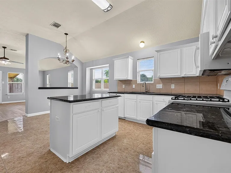 6407 Granite Springs Ln — Photo 11