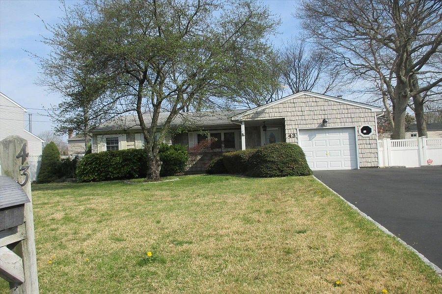 1st image of 43 Loughlin Dr