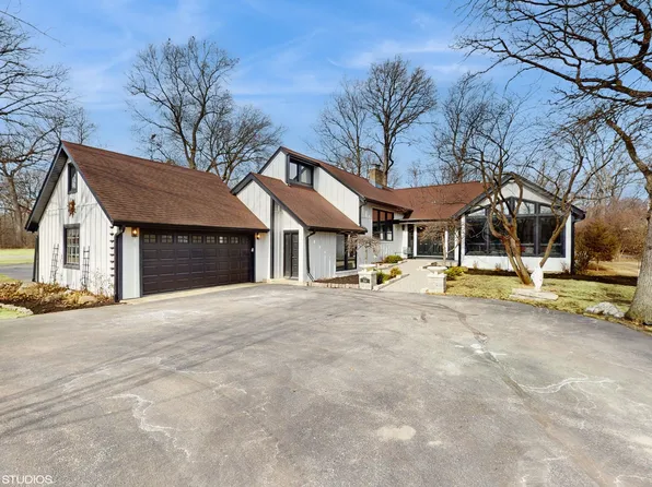 15160 W Oak Spring Rd, Libertyville, IL 60048