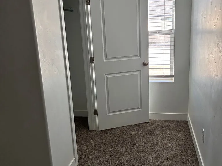 519 S May Dr — Photo 11