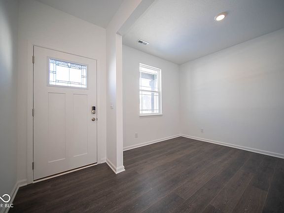 5th image of 9057 Blue Hill St