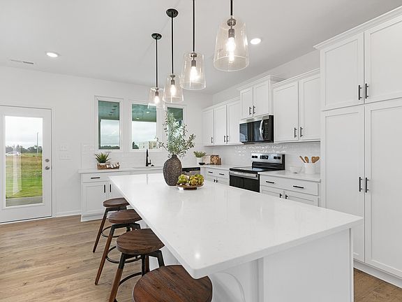 4th image of 517 W Brocklyn St #63
