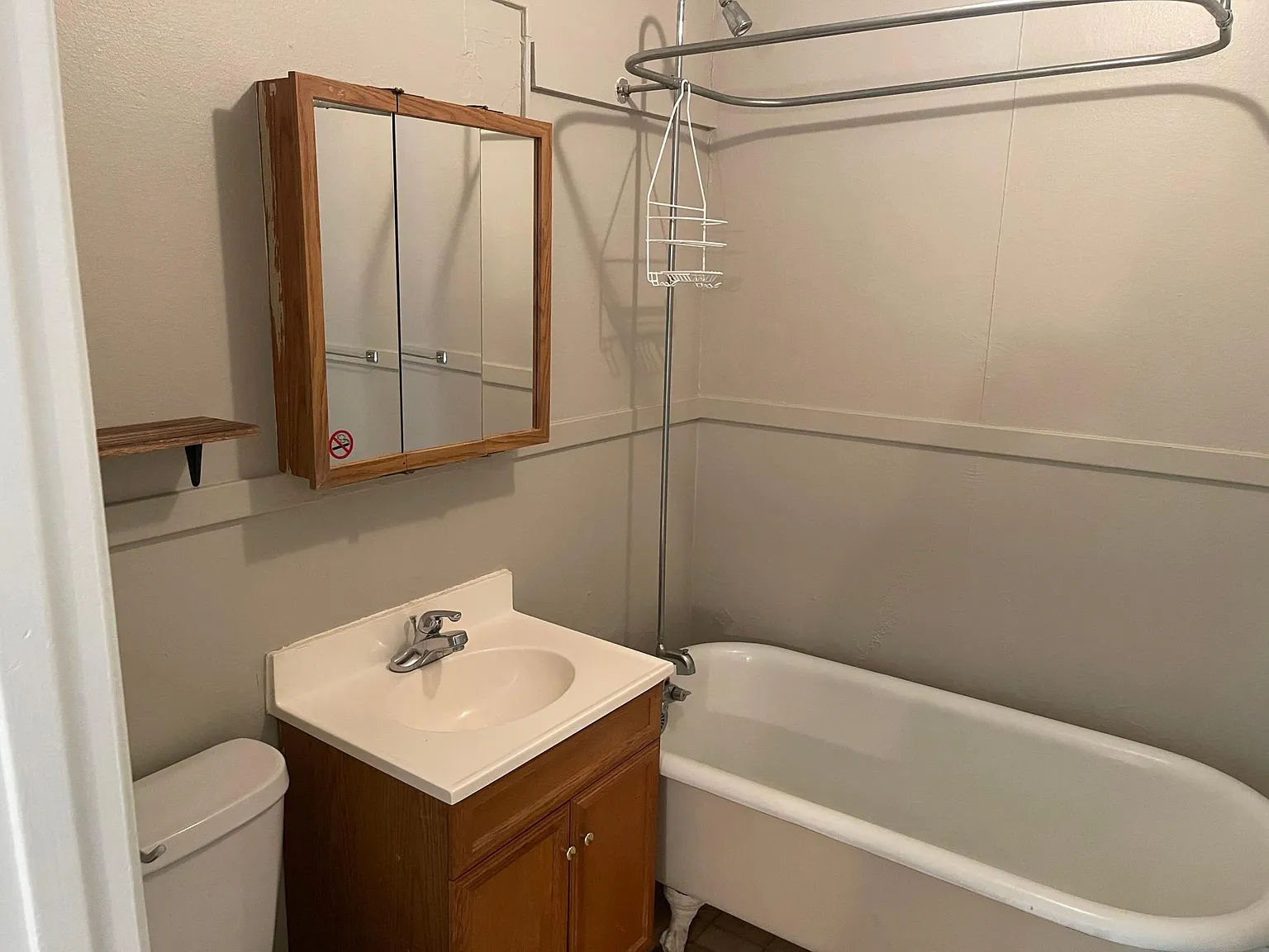 1 bed, 400 sqft, $975 — Photo 3
