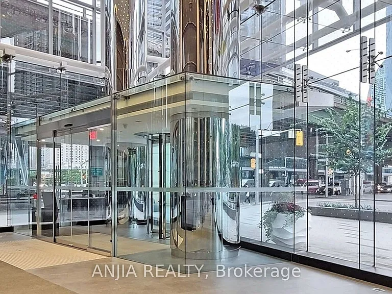 10 York St #5608 — Photo 5