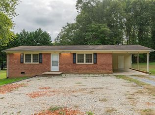 272 Cheyenne Cir, Asheboro, NC 27205