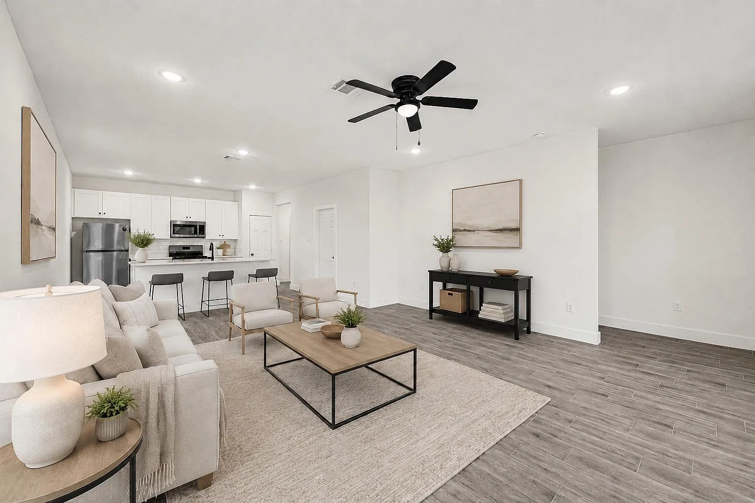 3 bed, 2.5 bath, $1,700 — Photo 2