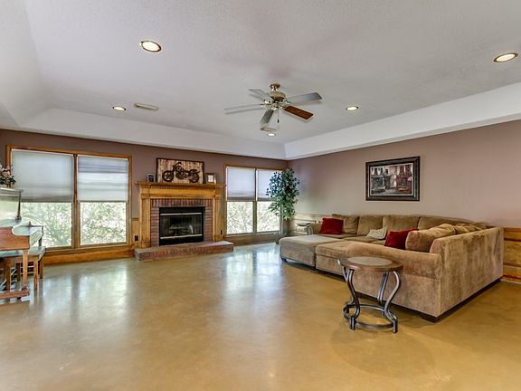 4th image of 5612 Honeysuckle Ln