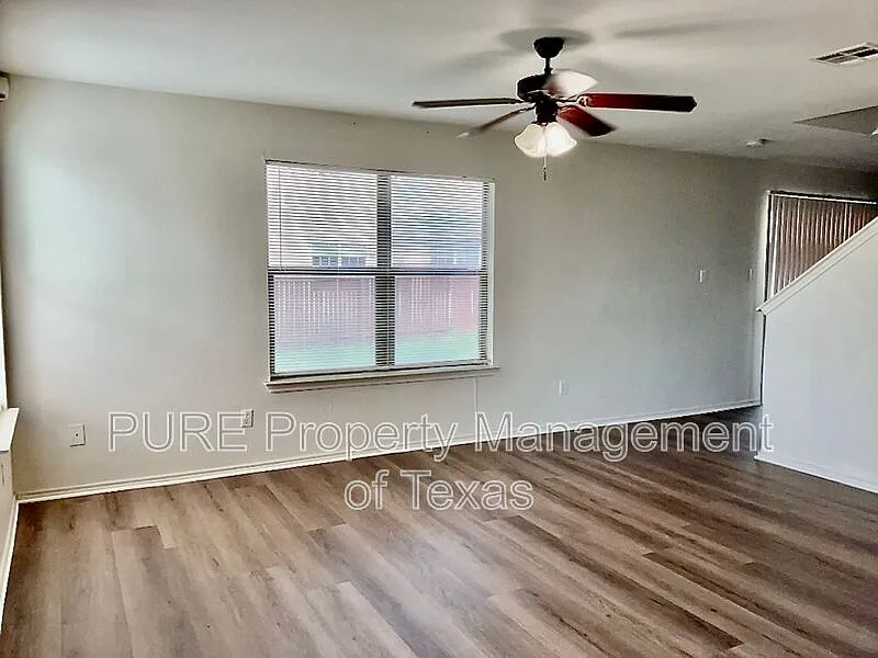 3 bed, 2.5 bath, 1856 sqft, $1,850 — Photo 4