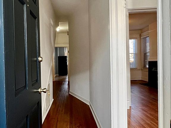 3rd image of 2918 Ellwood Ave APT A
