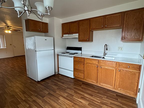 Eat-in kitchen, new counters, sink and faucet
