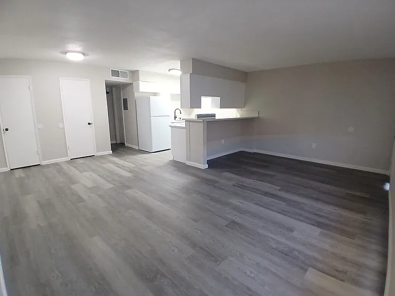 455 W Orange Ave — Photo 3