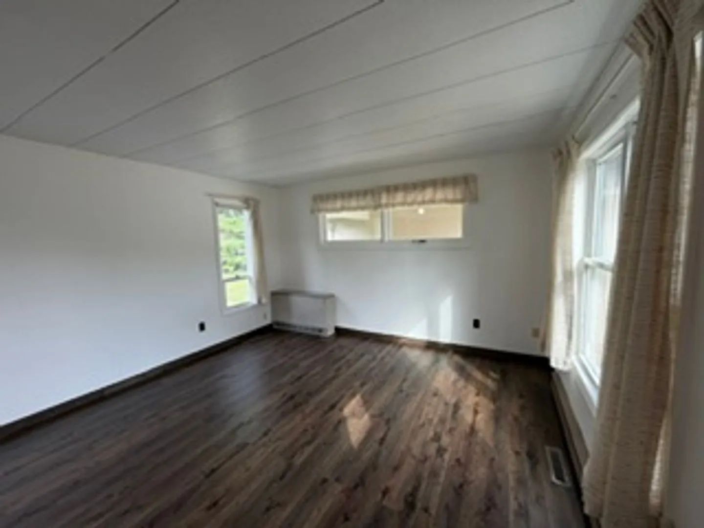 2 Bedrooms and 1 Bathroom — Photo 4