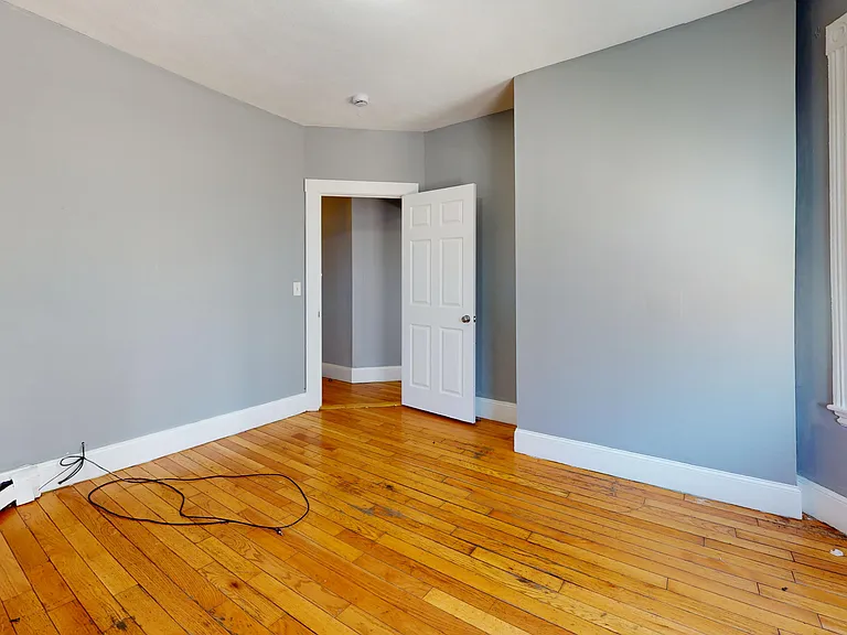 229 Washington St #3 — Photo 7