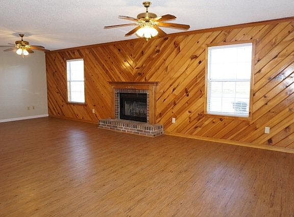 3rd image of 4004 Laurelbrook Dr