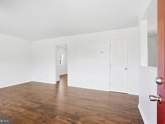 5th image of 9407 King George Dr