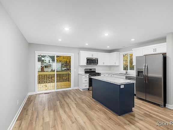4th image of 201 Sanborn Ave