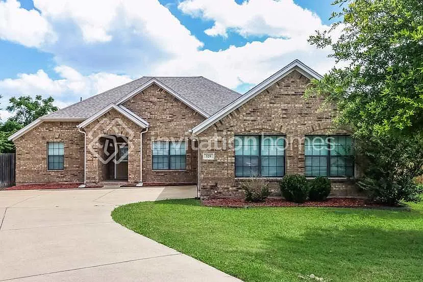 529 Meadow Hill Dr Desoto, TX 75115 — Photo 1
