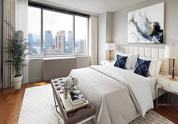 4th image of 160 W 62nd St APT 39H