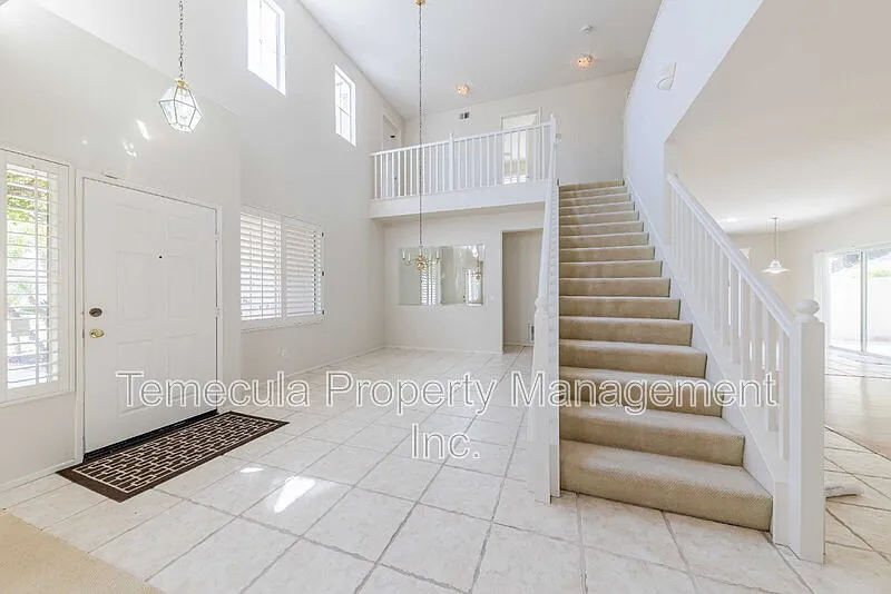 4 bed, 2.5 bath, 2436 sqft, $3,700 — Photo 4