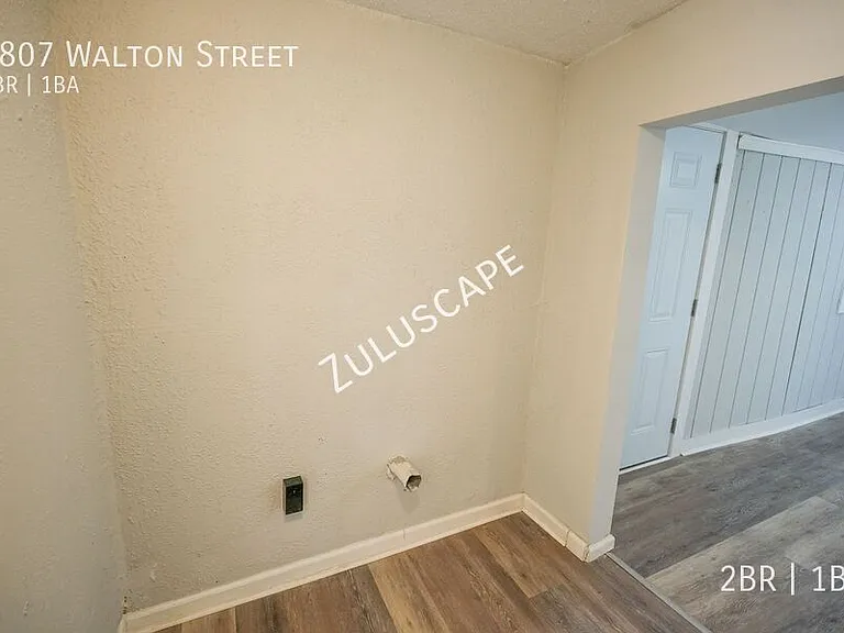 1807 Walton St — Photo 12