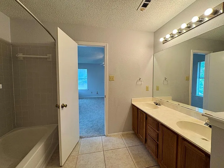 14009 Maricella Ln — Photo 27