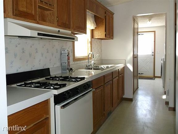 Kitchen (800x597)