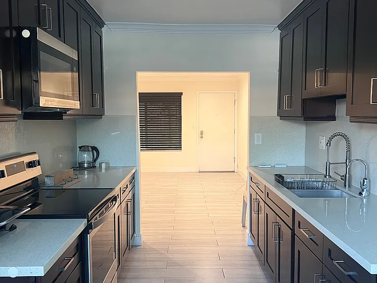 7905 Agnes Ave — Photo 2