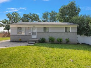 28784 Selkirk St, Southfield, MI 48076