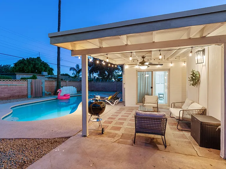 1249 E Bishop Dr — Photo 18