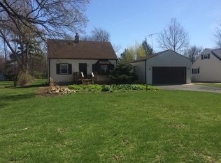 1N141 Woods Ave, Carol Stream, IL 60188