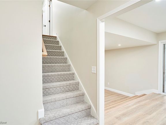 5th image of 292 Wren Way
