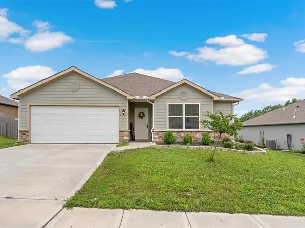 21676 Franklin St, Spring Hill, KS 66083